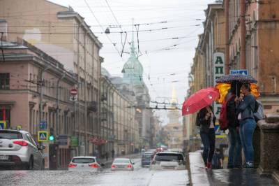 Около +20 градусов с дождями ожидается в Петербурге в понедельник