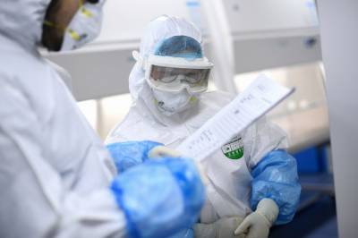 Россиянам объяснили, как отличить коронавирус от ОРВИ