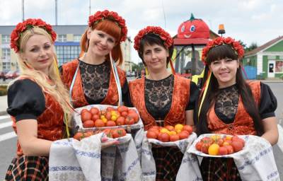 Битва томатами и конкурс на скоростное поедание - Ивье приглашает на праздник помидора