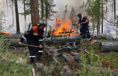 Жители Якутска задыхаются от горящих лесов, смог и горечь стоят в воздухе