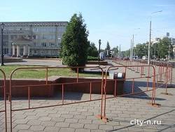 В Новокузнецке в День ВДВ запретили купаться в фонтане