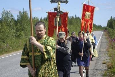 В Ловозеро состоялся однодневный Крестный ход