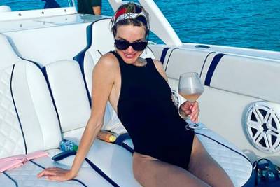 Наталья Водянова - Антуан Арно - Наталья Водянова снялась в купальнике на яхте во время отдыха с семьей - lenta.ru - Россия