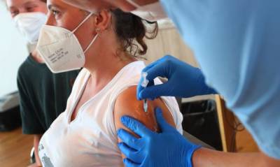 В Смоленске открылся еще один мобильный пункт вакцинации