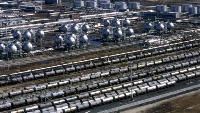 Россия в январе-июле сократила экспорт нефти на 9,1% - vesti.ru - Россия - Новороссийск - Приморск