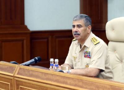 Министр обороны Азербайджана приказал быть готовым к провокациям армянских ВС и немедленно пресекать их