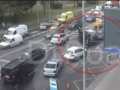 Массовая авария произошла на западе Москвы, движение затруднено