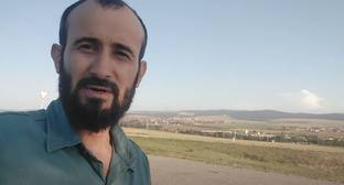 Видео похищенного чеченского блогера продолжило тренд постановочных опровержений