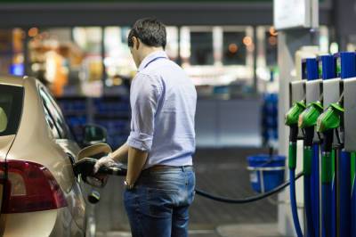 Власти запретят экспорт бензина – цены на заправках стабилизируются