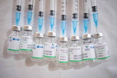 В России анонсировали регистрацию иностранной вакцины от COVID-19 - lenta.ru - Россия - Китай
