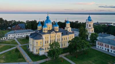 «Роснефть» завершила работы по восстановлению Коневского мужского монастыря