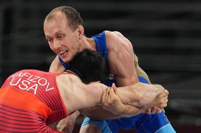 Российский борец Емелин завоевал бронзовую медаль Олимпиады