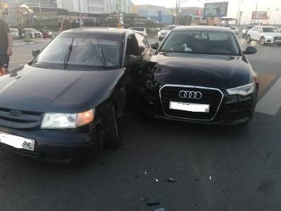 Два человека пострадали в аварии Lada и Audi на улице Есенина в Рязани