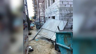 В Воронеже убившая строителя плита рухнула с 20-метровой высоты: появились фото с места