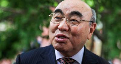 Объявленный в розыск экс-президент Киргизии прилетел в Бишкек