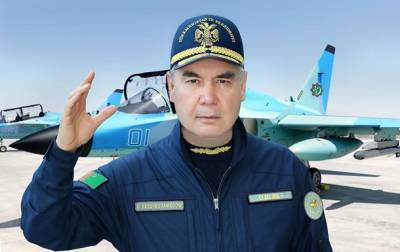 Президент Туркменистана испытал военный самолет