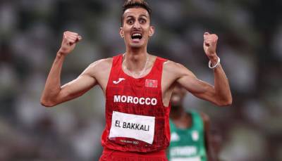 Марокканец Эльбаккали выиграл золото Олимпиады в забеге на 3000 метров с препятствиями