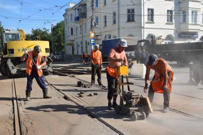 На улице Ленина до 10 августа завершат ремонт трамвайных путей