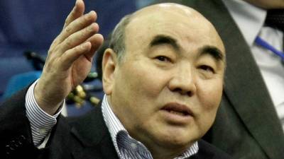 Первого президента Кыргызстана доставили в комитет нацбезопасности в Бишкеке