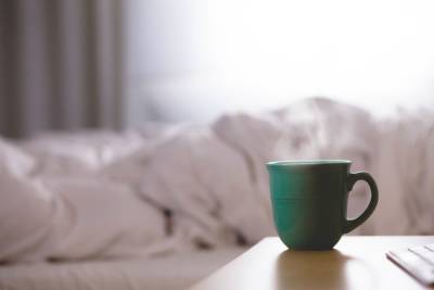 Ученые назвали четыре опасные утренние привычки