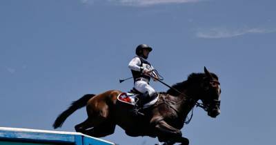 Олимпийские игры-2020: на соревнованиях усыпили коня швейцарского жокея