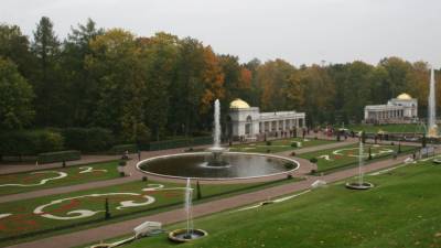 Осенний праздник фонтанов в Петергофе отменили из-за коронавируса