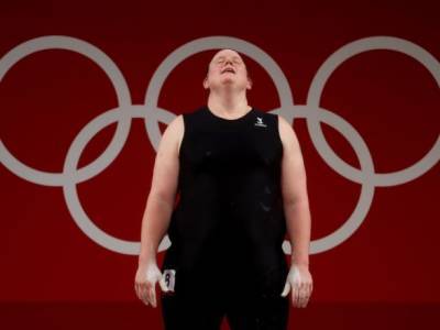 Лорел Хаббард - Первая спортсменка-трансгендер провалила выступление на Олимпийских играх - unn.com.ua - Украина - Киев - New York - Токио - Новая Зеландия