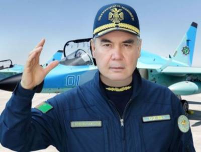Президент Туркмении лично поднял в воздух военный самолет