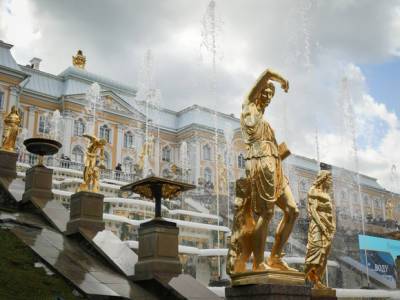 В Петергофе отменили осенний праздник фонтанов