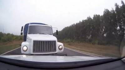 Три человека погибли в ДТП с грузовиком в Нижегородской области. Видео