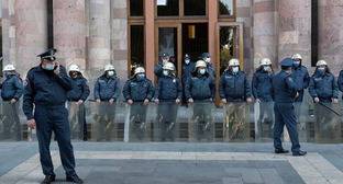 Оппозиция бойкотировала первое заседание нового парламента Армении