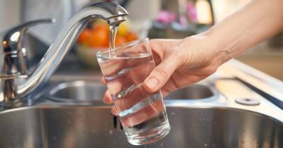 Ученые рассказали, почему стоит отказаться от бутилированной воды