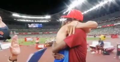 Победила дружба: Легкоатлеты из Катара и Италии растрогали болельщиков, но возмутили профессионалов