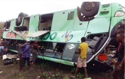 В Конго жуткая авария - столкнулись автобус и бензовоз