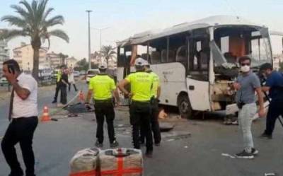 Три российских туриста погибли в ДТП с автобусом в Турции