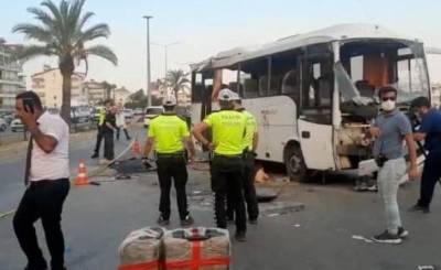 В Турции перевернулся автобус с российскими туристами. Трое человек погибли