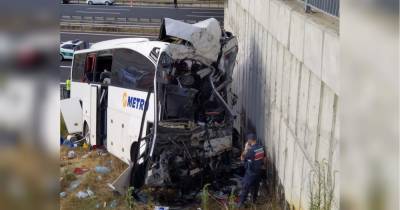 В Анталії розбився автобус з іноземними туристами: є жертви