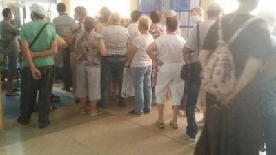 «Все расписано до 25 августа»: в сети показали огромные очереди на вакцинацию в больницах оккупированного Донецка