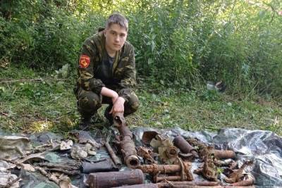 В Тверской области из-под земли достали две сотни деталей от истребителя и останки летчика