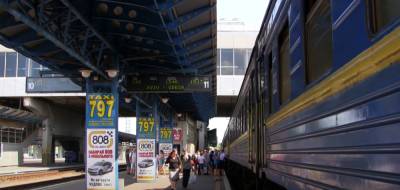 Все из-за погоды: поезда Укрзализныци опаздывают на 2 часа