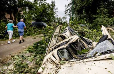 Трое погибли из-за урагана в Тверской области