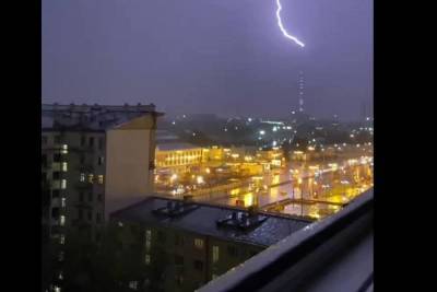 Молния в Москве ударила в Останкинскую башню