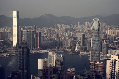 Жесткие правила въезда в Гонконг угрожают его международному статусу — ЕС