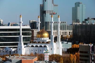Политолог заявил о едином центре внедрения русофобии в Казахстане