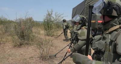 Российские миротворцы приступили к разминированию в селе Колхозашен в Карабахе