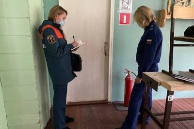 В Мурманске образовательные учреждения и избирательные участки проверяют на соблюдение требований пожарной безопасности