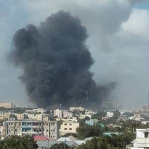 При взрыве у офиса разведки в столице Сомали погибли пять человек