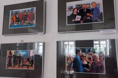 В Донецке открыли выставку известных жителей ДНР
