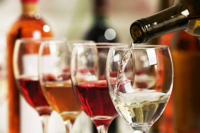 Эксперты рассказали, как образуется цена на вино в России