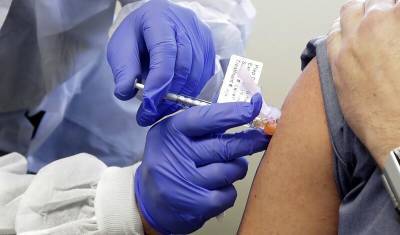 В больницах зафиксирован острый дефицит персонала для вакцинации
